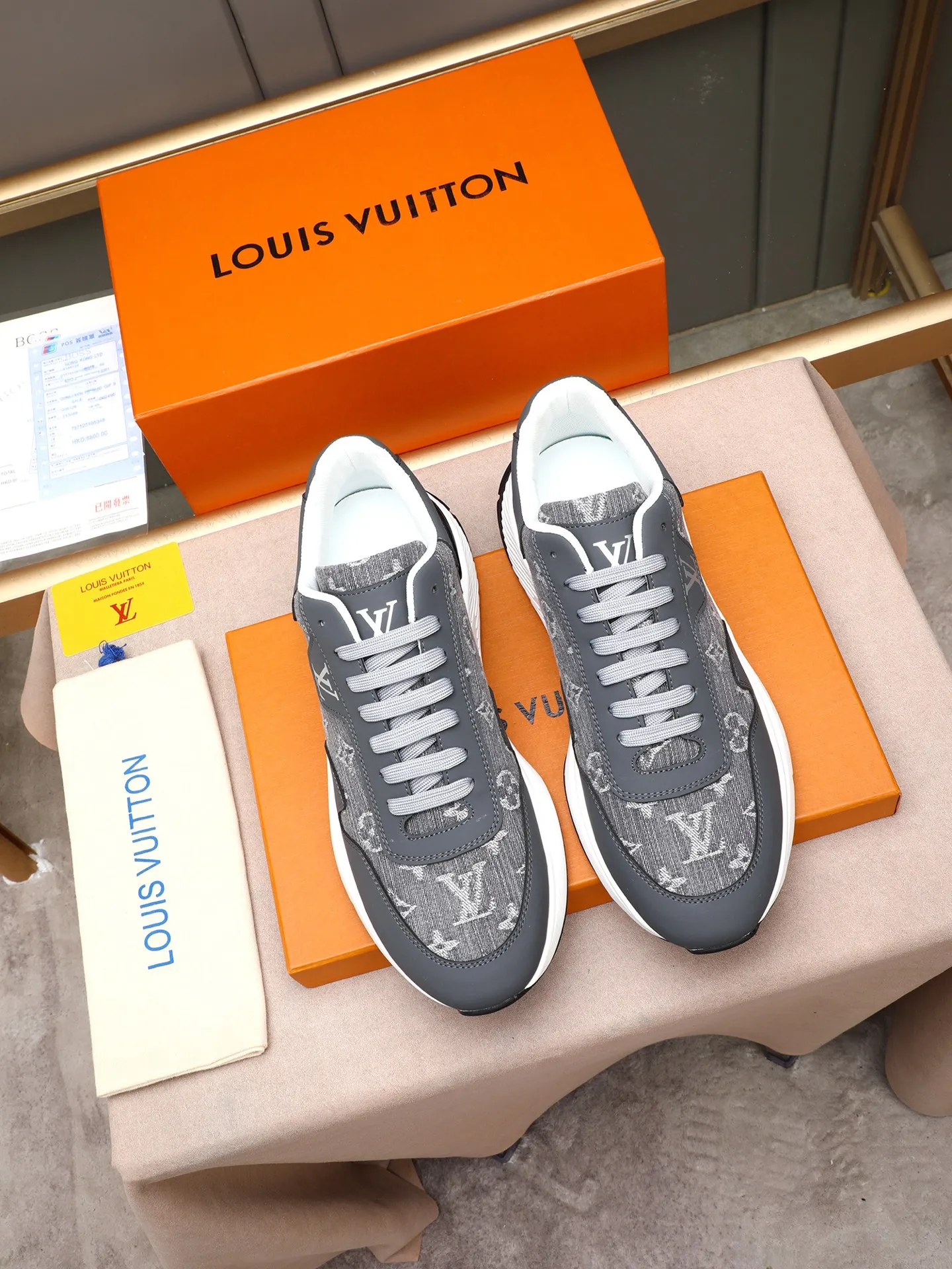 Men's shoes 💰460 Brand: LOUIS VUITTON Louis Vuitton LV Size: 38 39 40 41 42 43 44 (45 customized) Fabric: original cowhide cowhide 🔸Inside of: mesh 🔺Sole: counter foam outsole
